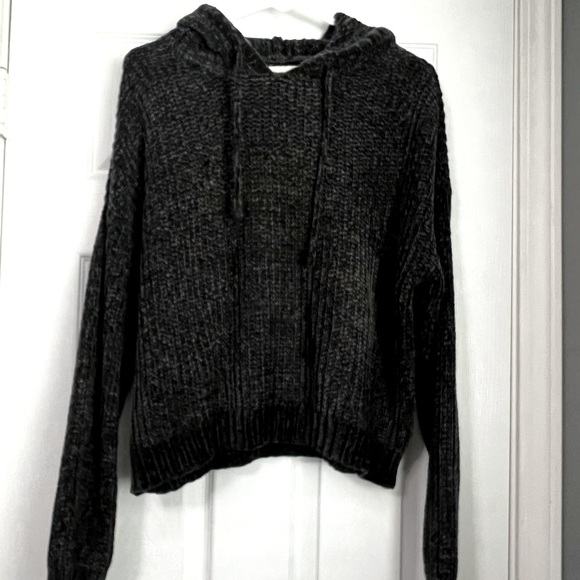 SO Sweaters - NWOT Long sleeve cropped hooded sweater M